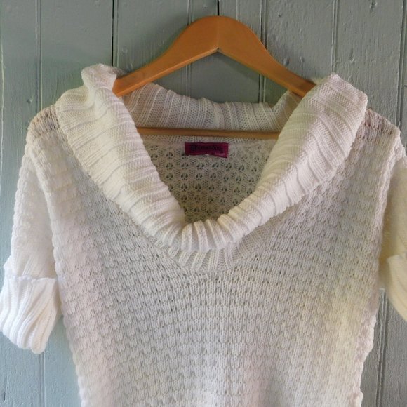 🐾Cream Turtleneck Sweater🐾 - Picture 4 of 9